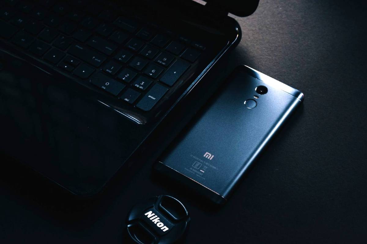 Xiaomi si Apple isi intaresc pozitia in&nbsp;Romania