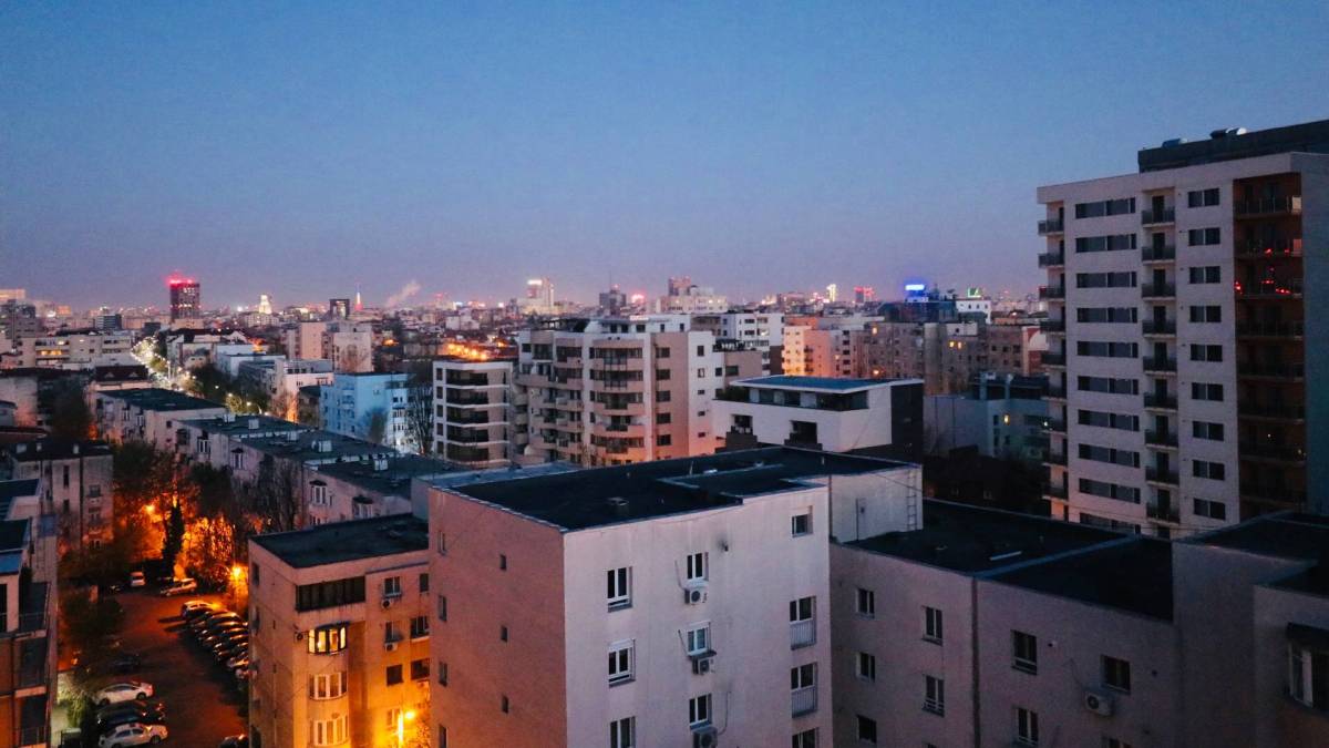 trei saptamani mai tarziu ||&nbsp;autoizolare