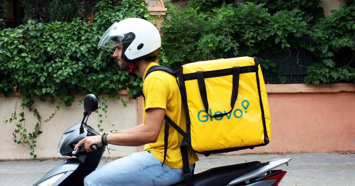 Glovo livrează și&nbsp;noaptea