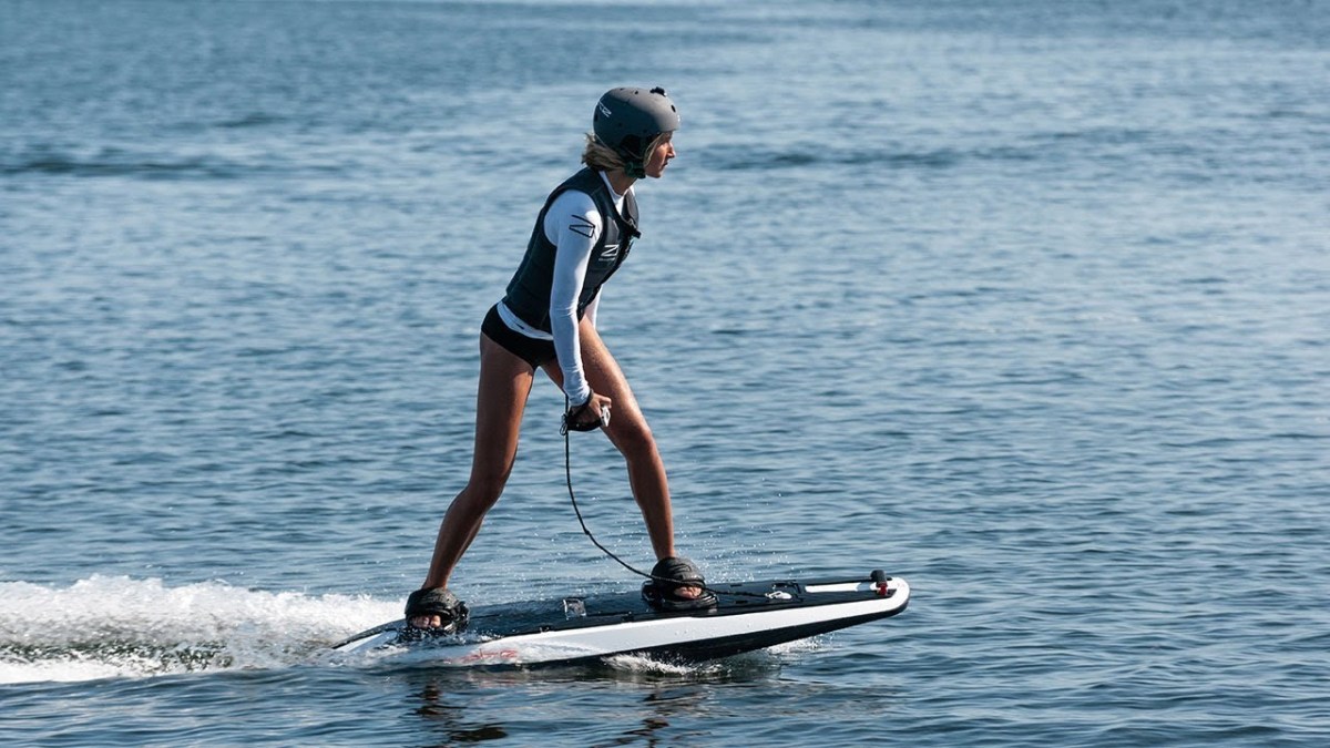 Urmeaza verile cu placi de surf&nbsp;electrice