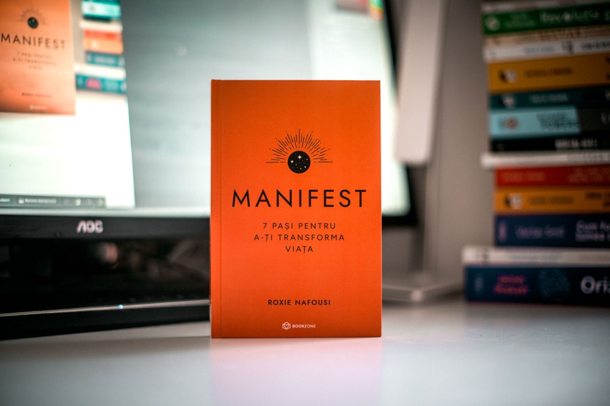 Ce ar spune Sigmund Freud, Robert Cialdini și Arthur Schopenhauer despre 📚 «Manifest» de Roxie&nbsp;Nafousi?